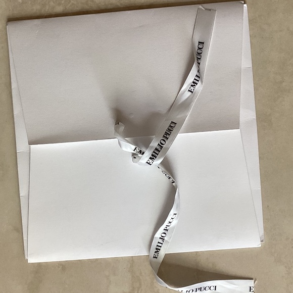 Emilio Pucci Large 100% Silk Square Scarf Abstract Pattern Box Included Gorgeous - Picture 8 of 11